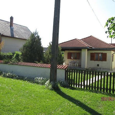 Fenyves Vendeghaz Apartment Balatonfenyves Bagian luar foto