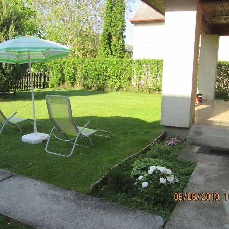 Fenyves Vendeghaz Apartment Balatonfenyves Bagian luar foto