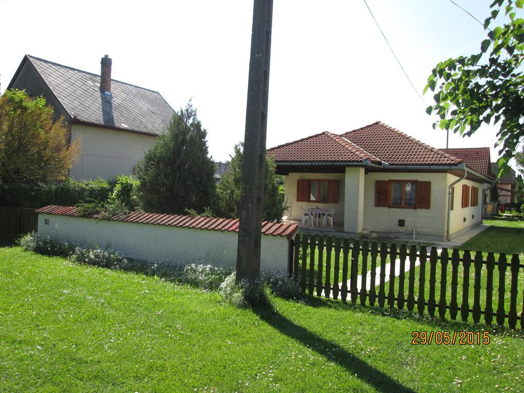 Fenyves Vendeghaz Apartment Balatonfenyves Bagian luar foto