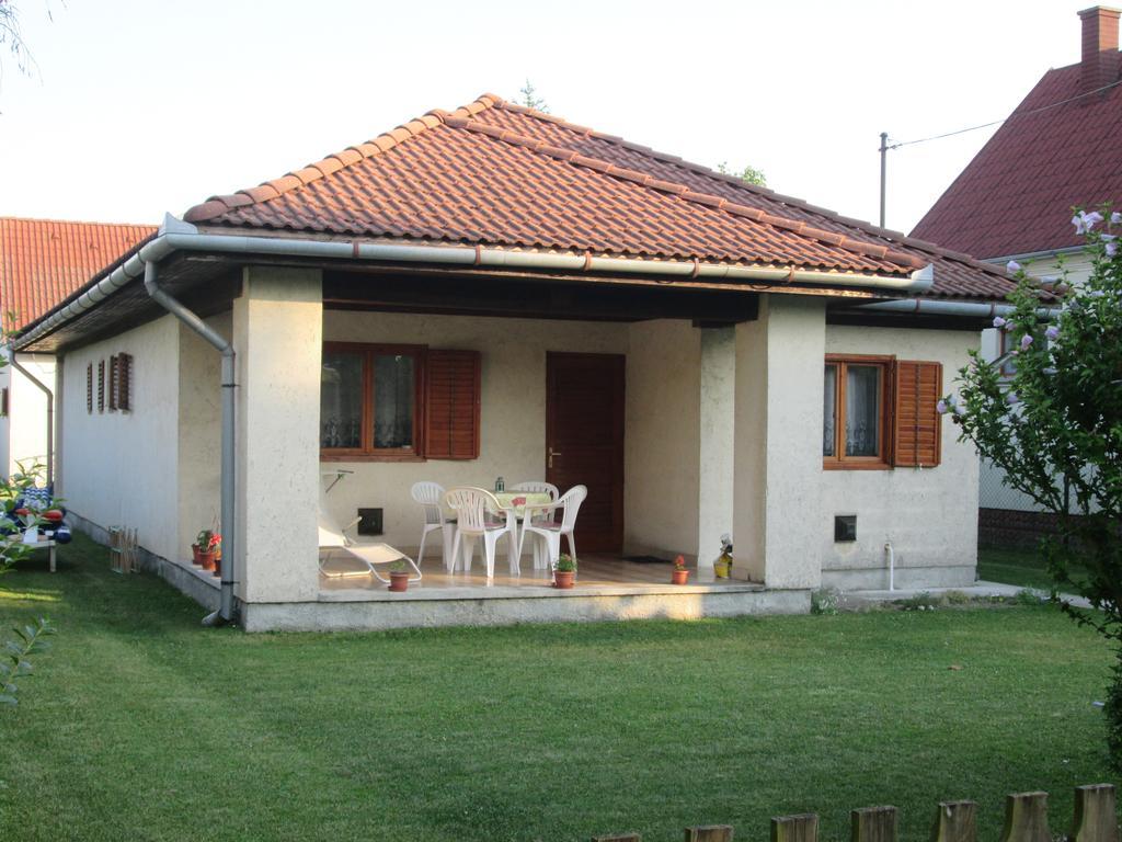 Fenyves Vendeghaz Apartment Balatonfenyves Bagian luar foto