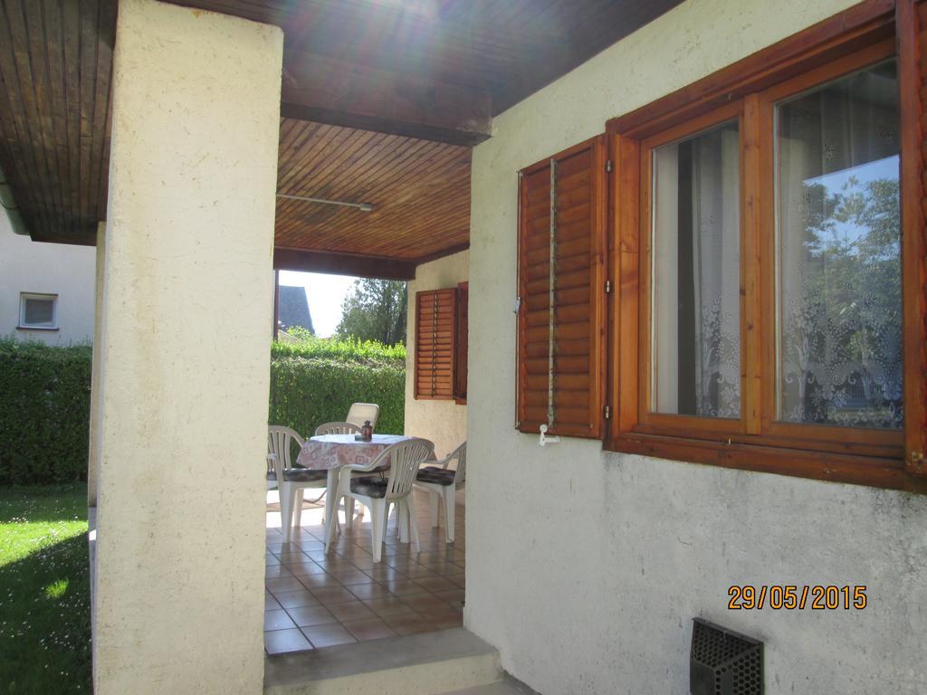Fenyves Vendeghaz Apartment Balatonfenyves Bagian luar foto