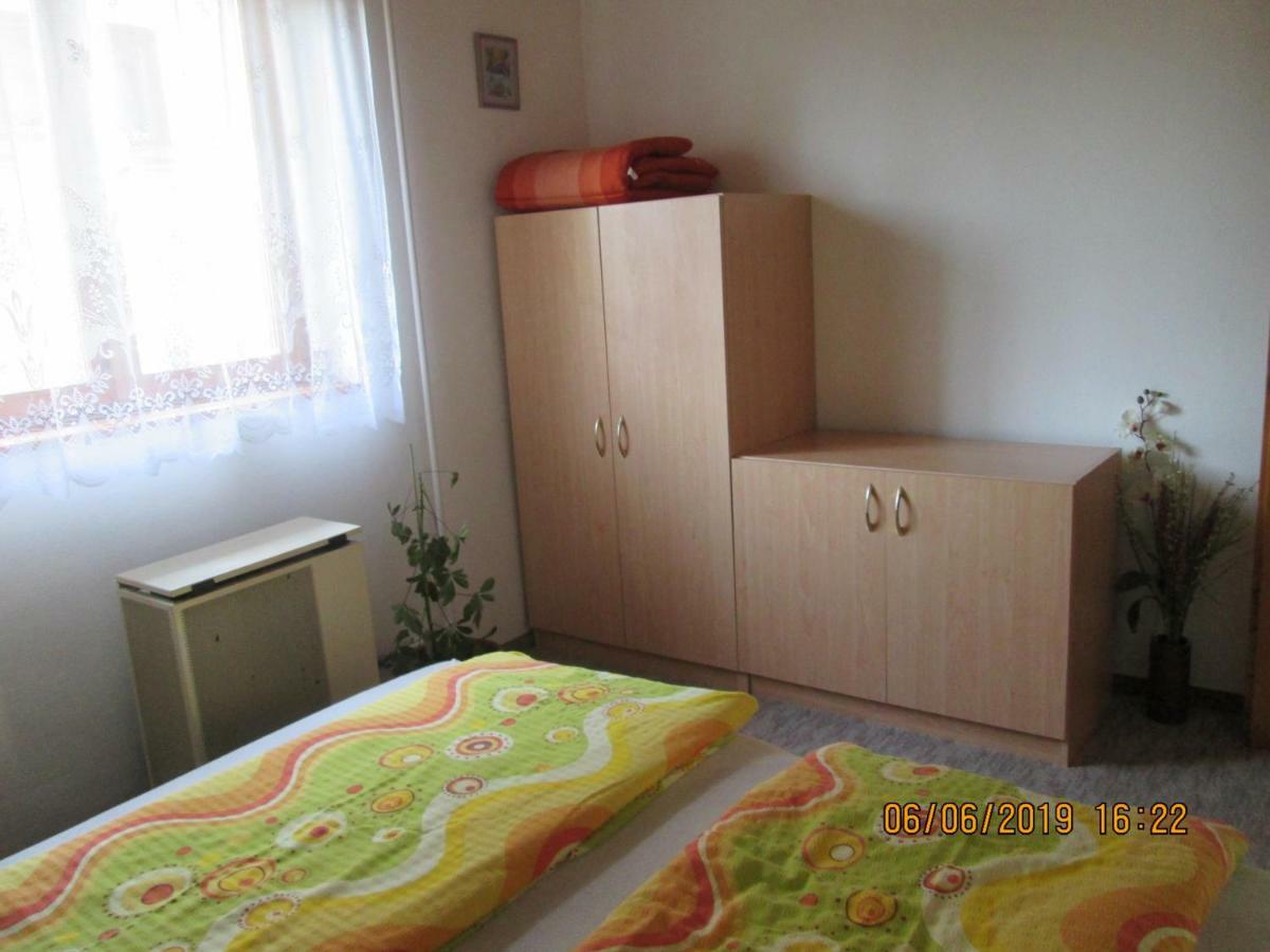 Fenyves Vendeghaz Apartment Balatonfenyves Bagian luar foto