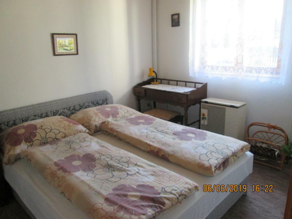 Fenyves Vendeghaz Apartment Balatonfenyves Bagian luar foto