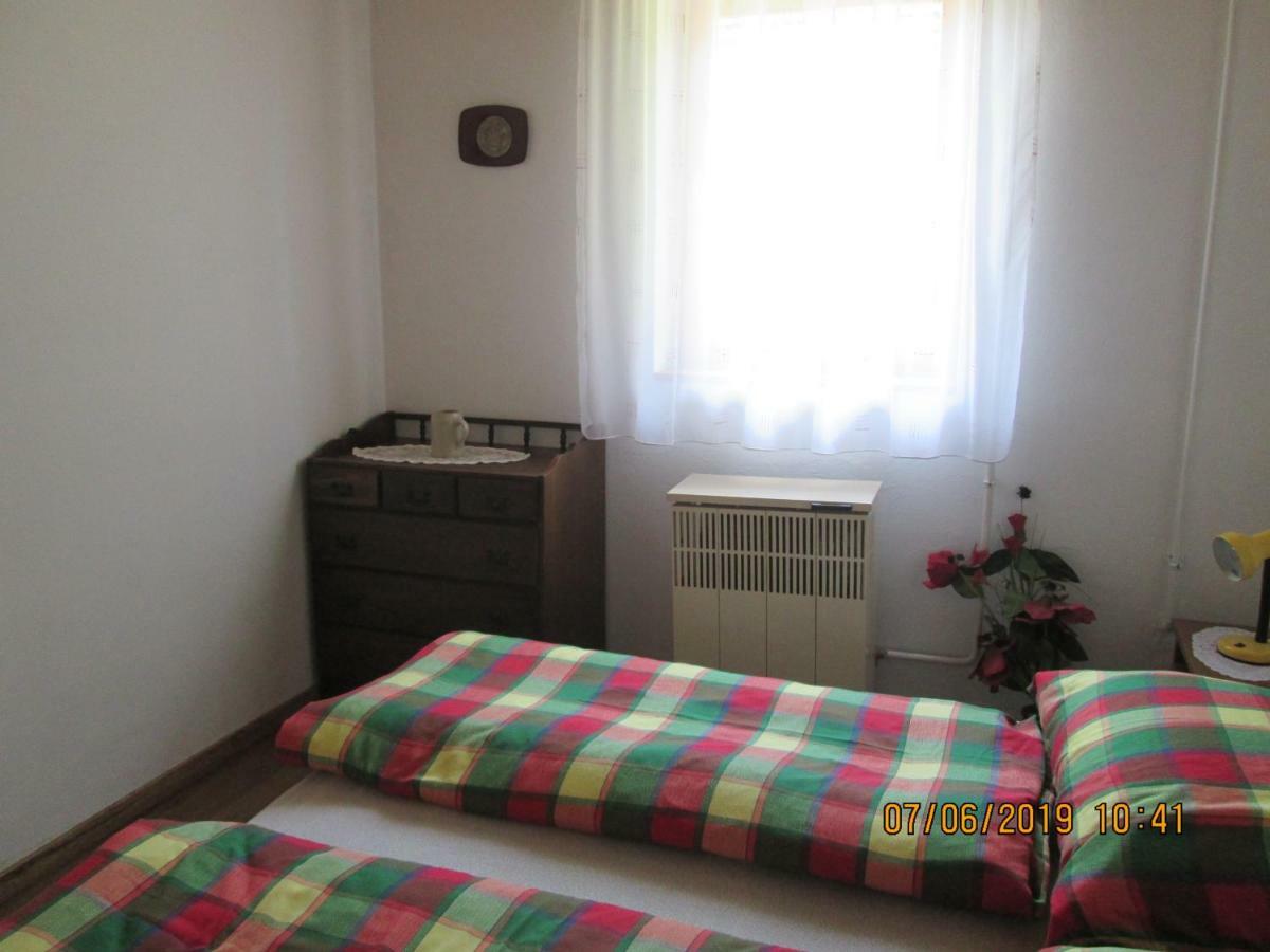 Fenyves Vendeghaz Apartment Balatonfenyves Bagian luar foto