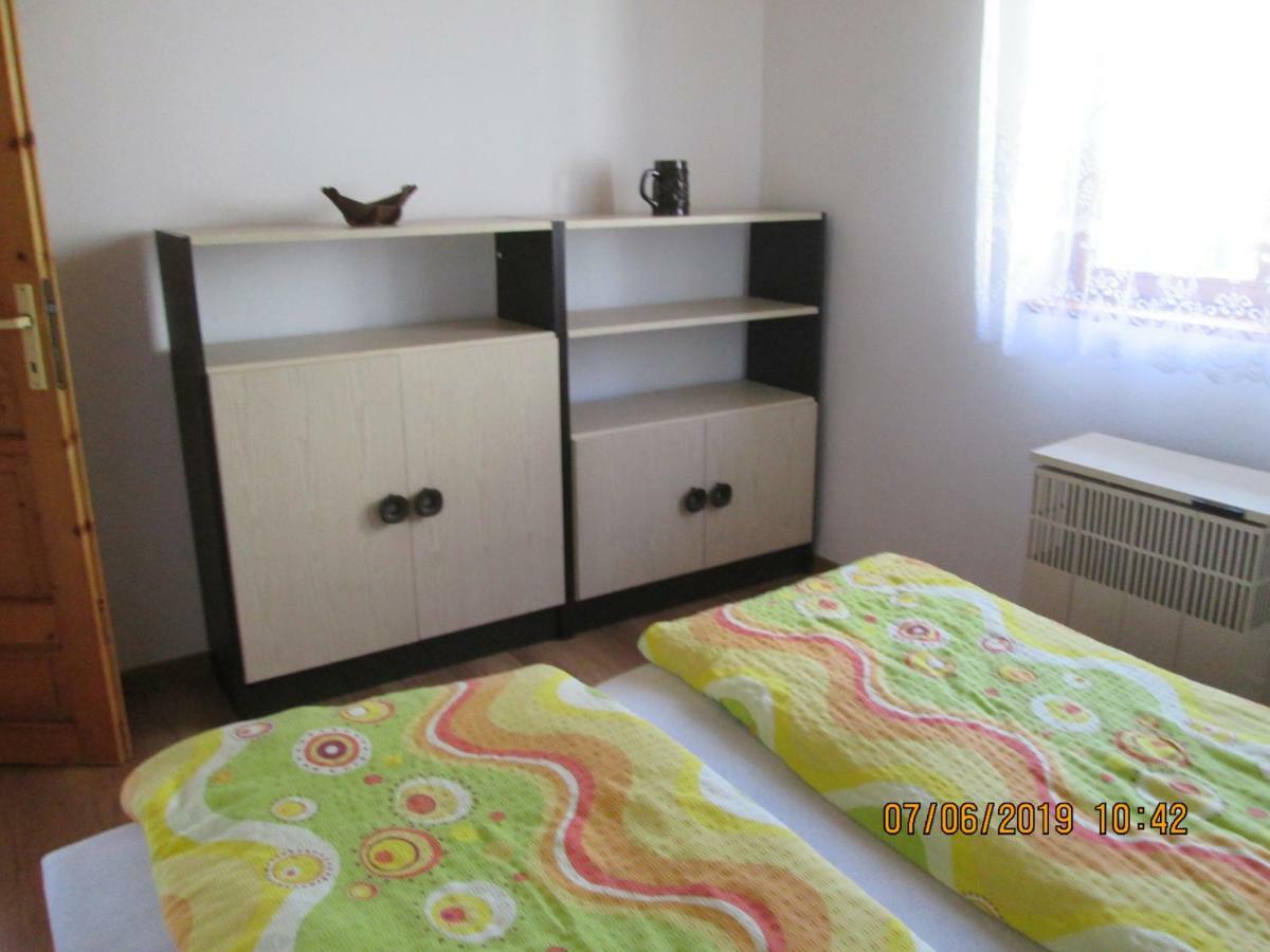 Fenyves Vendeghaz Apartment Balatonfenyves Bagian luar foto