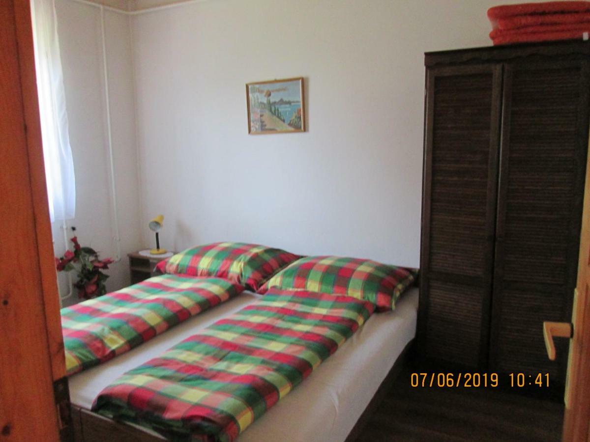 Fenyves Vendeghaz Apartment Balatonfenyves Bagian luar foto